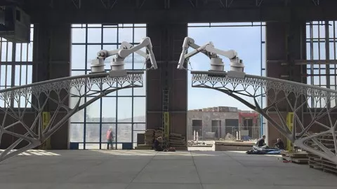 كيف يمكن للتكنولوجيا أن تغير مستقبل العمارة والتصميم 